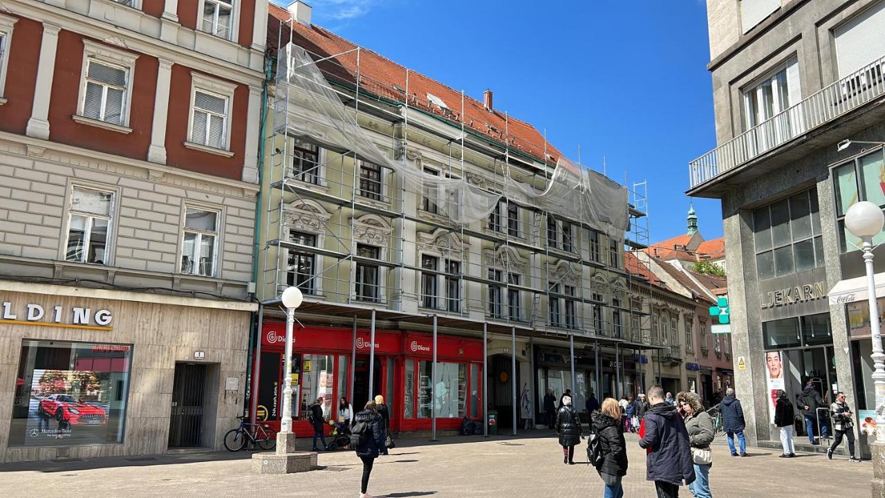 Green Gallery On A Main Square Lejlighed Zagreb Eksteriør billede